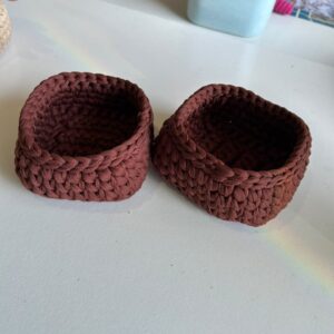 Cachepo artesanal em fio de malha
