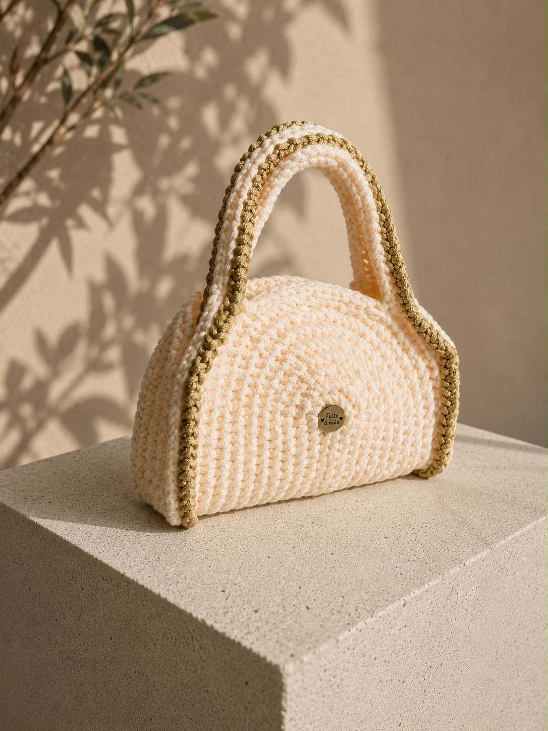 Bolsa Perola bolsa de croche off-white dourado
